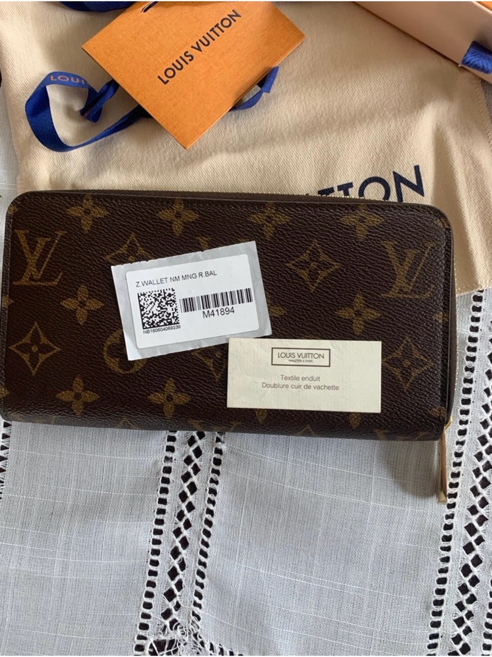 Louis Vuitton Monogram Zip-Around Wallet in Brown and Gold-Tone - Picture 3 of 7